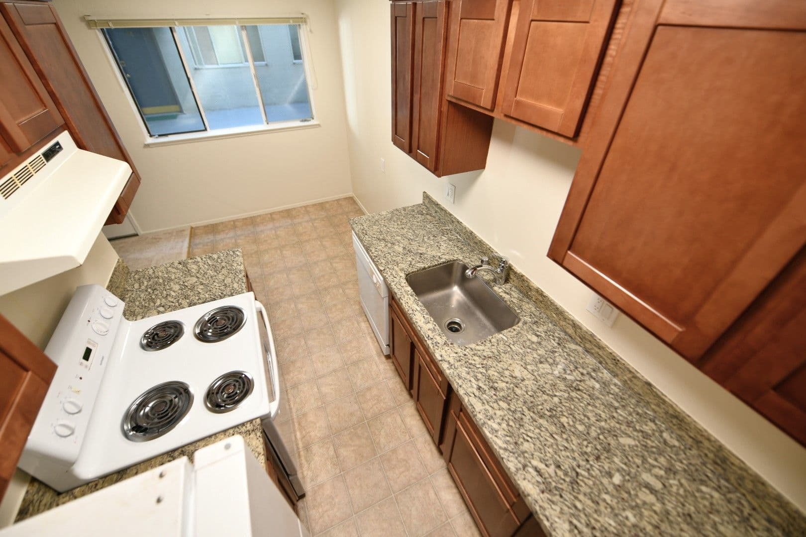 Berkeley Apartment: 1921 Francisco Street