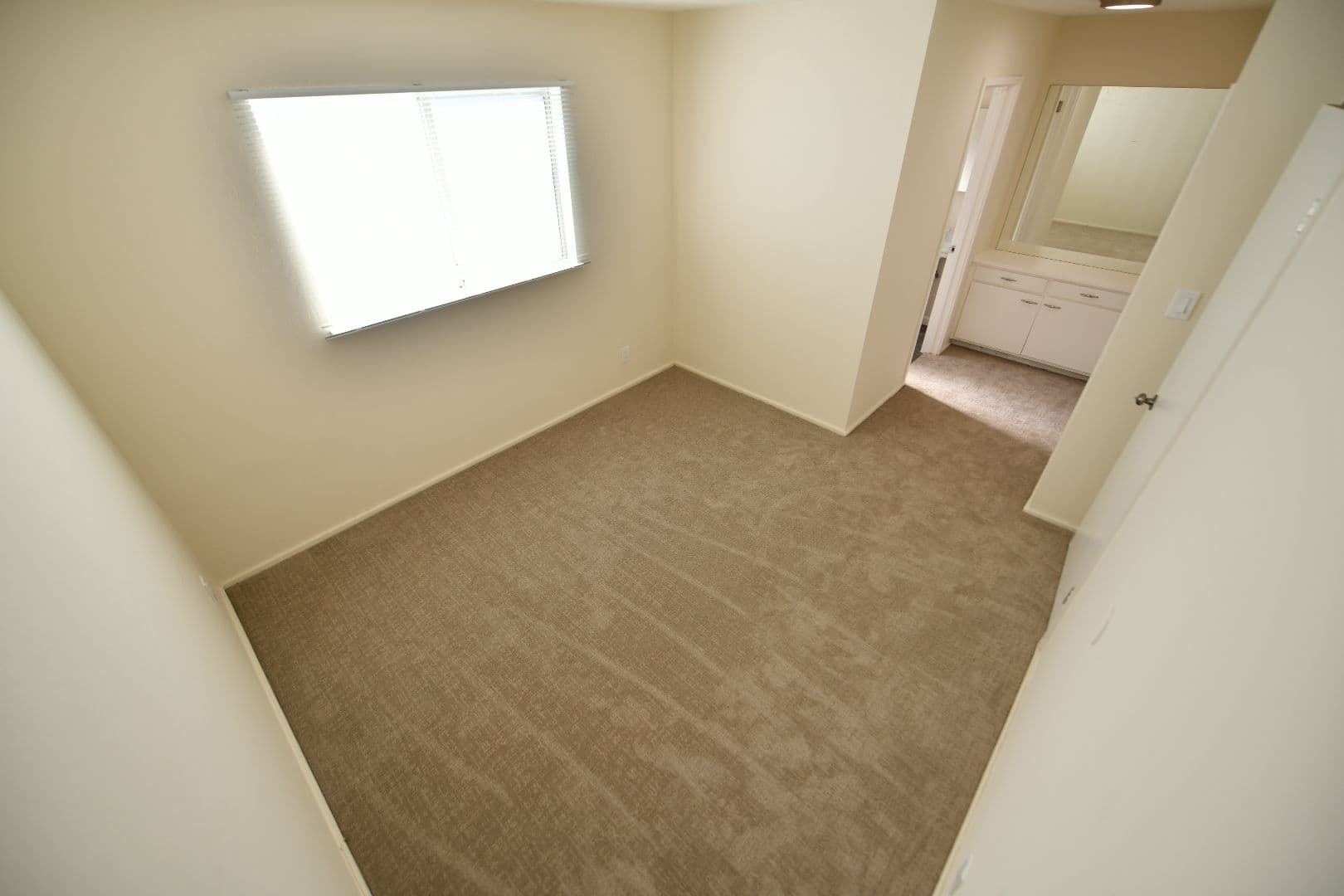 Berkeley Apartment: 1898 Alcatraz Avenue