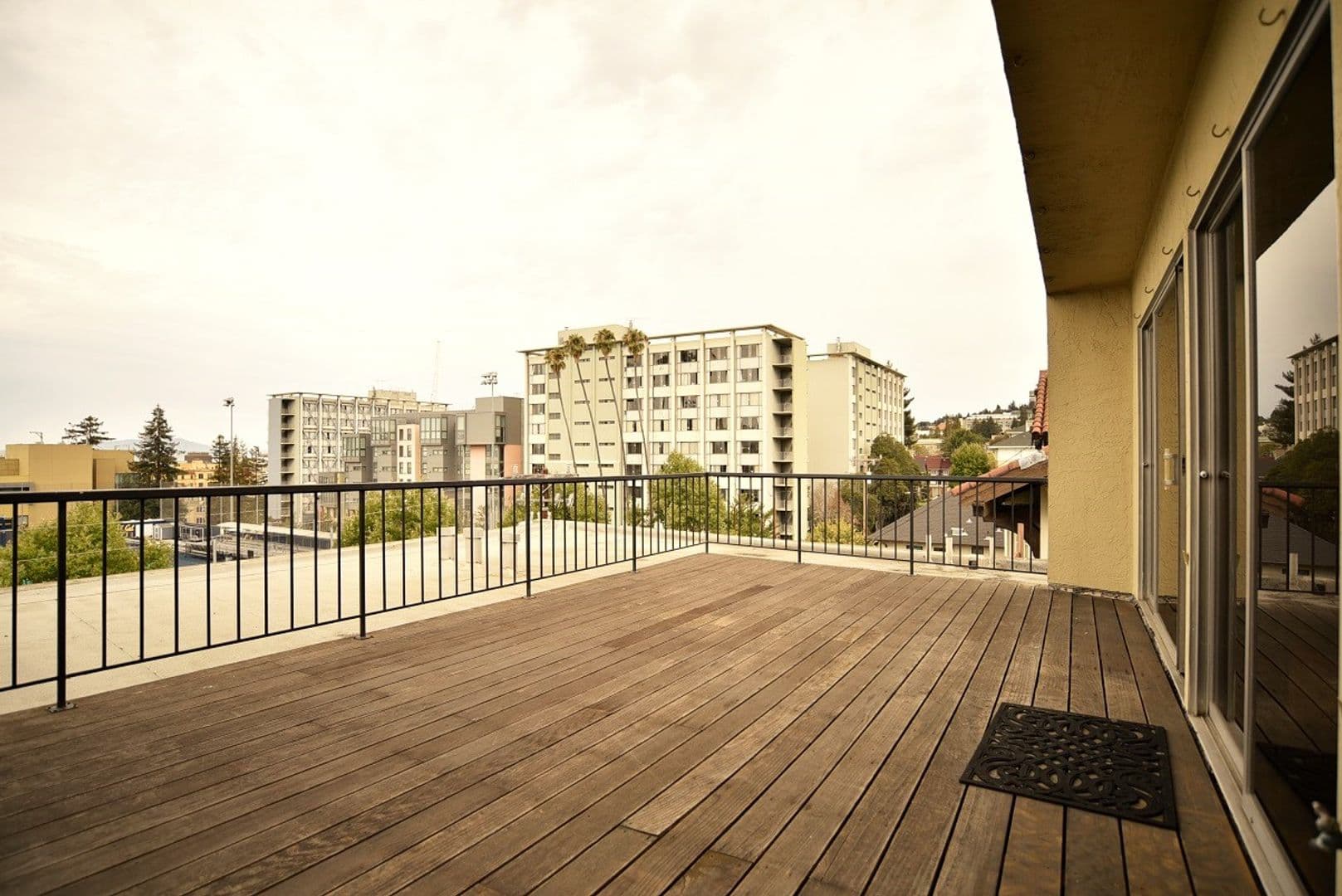 Berkeley Apartment: 2415 College Avenue