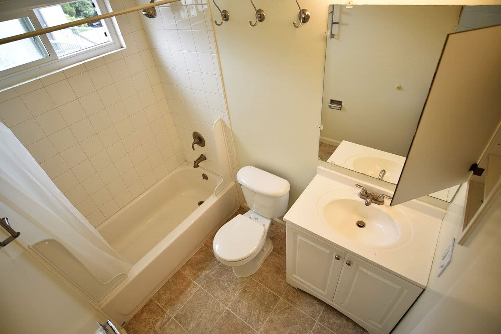 Berkeley Apartment: 2415 College Avenue