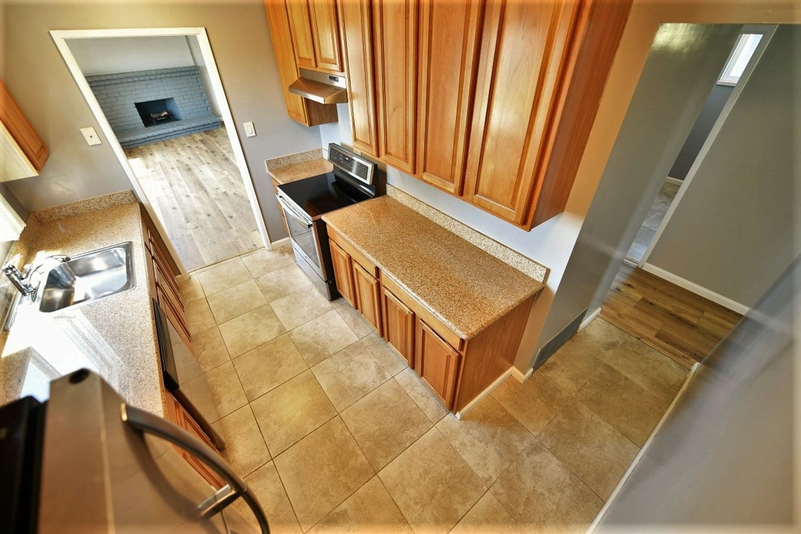 Oakland Apartment: 398 Euclid Avenue