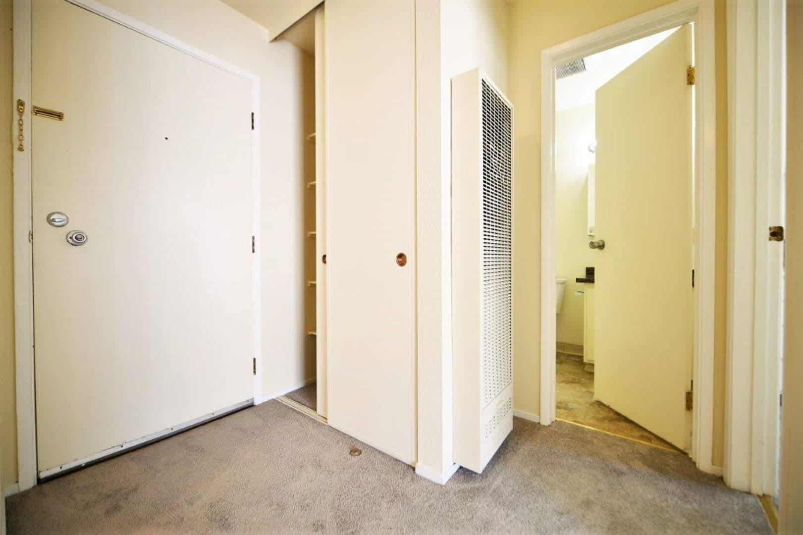 Oakland Apartment: 2801 Summit Street