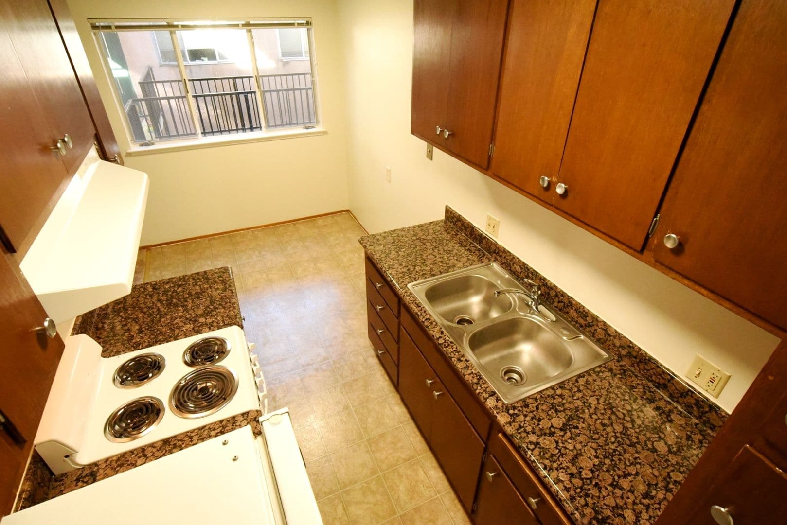Berkeley Apartment: 1921 Francisco Street