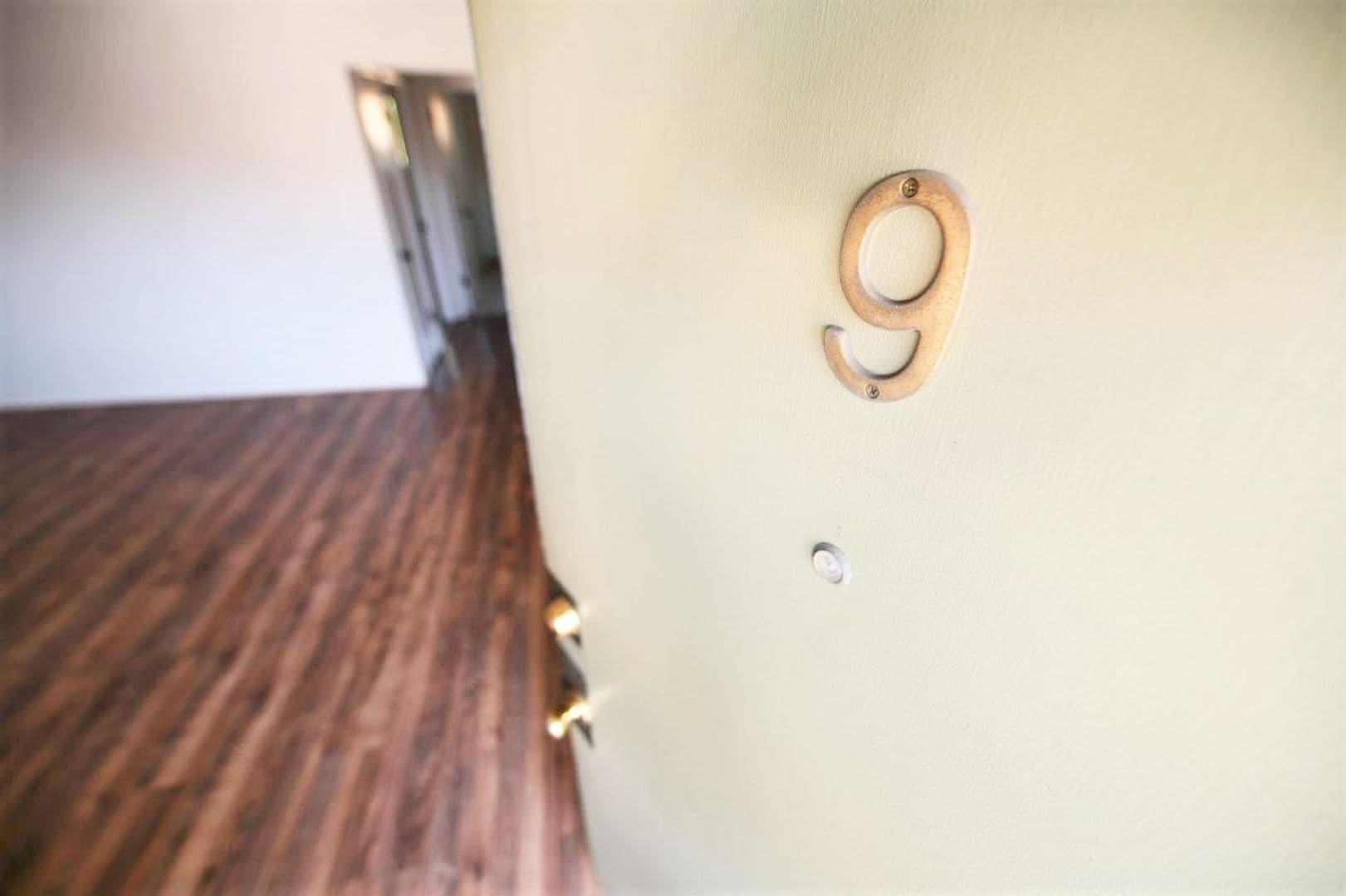 Oakland Apartment: 524 E. 17th Street