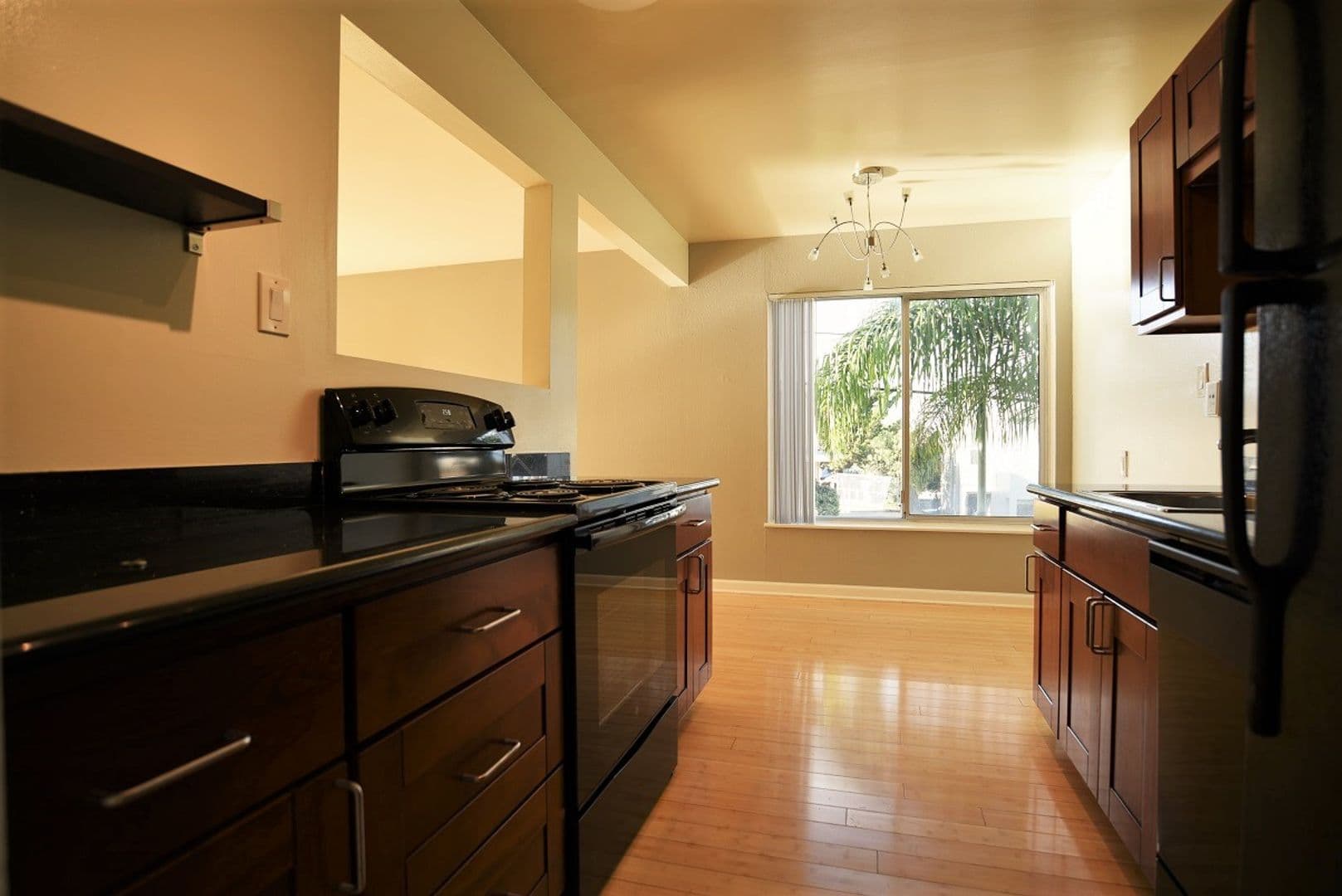 Oakland Apartment: 1738 4th Avenue