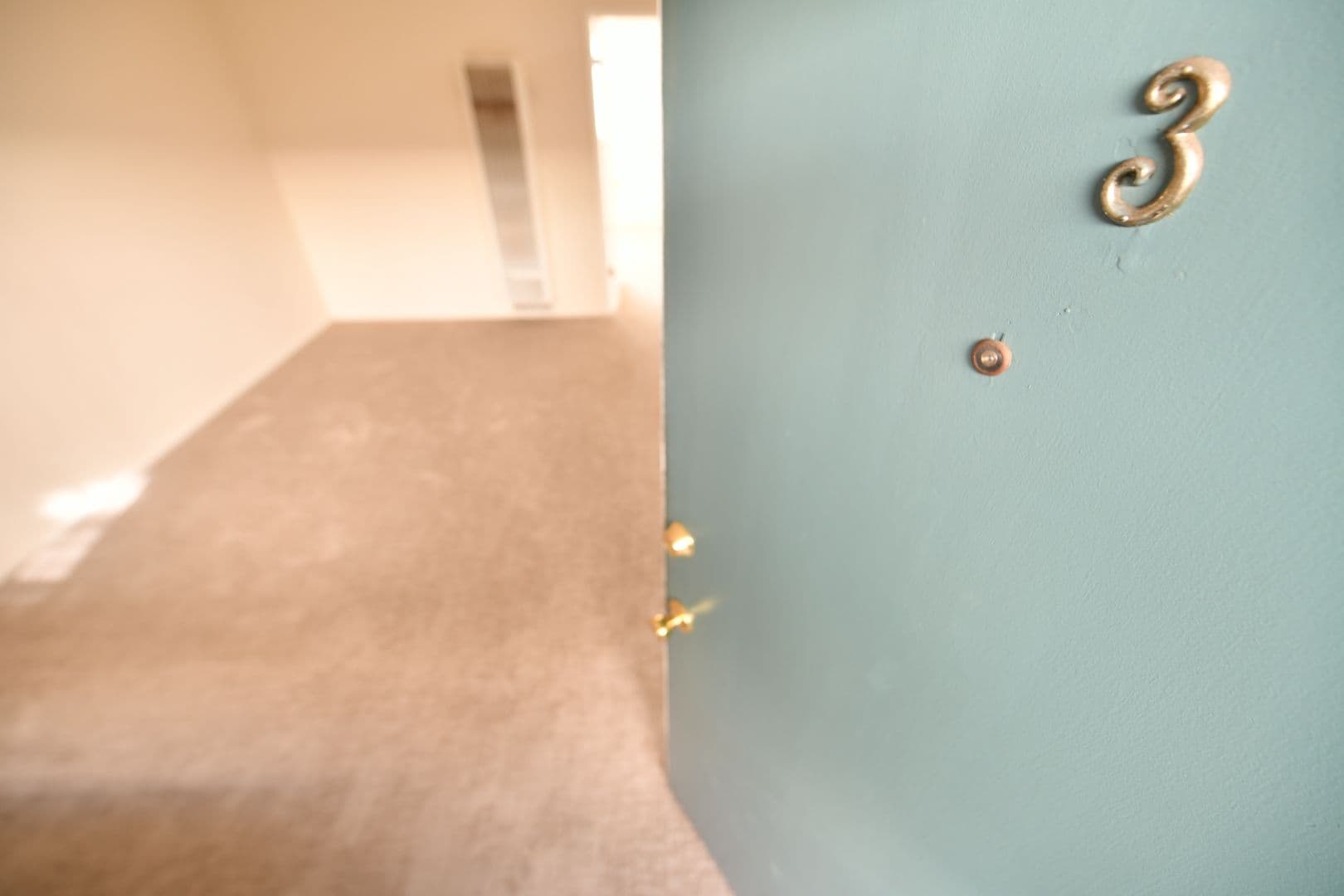 Berkeley Apartment: 1898 Alcatraz Avenue