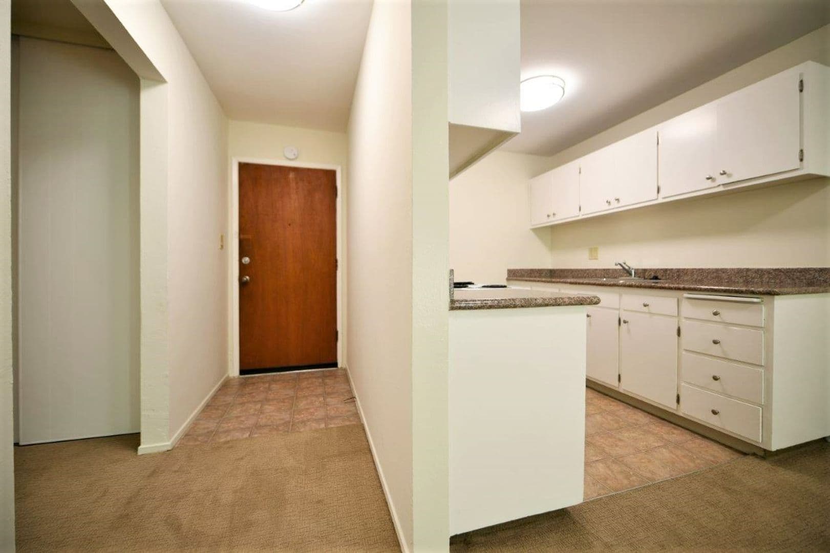Oakland Apartment: 40 Moss Avenue