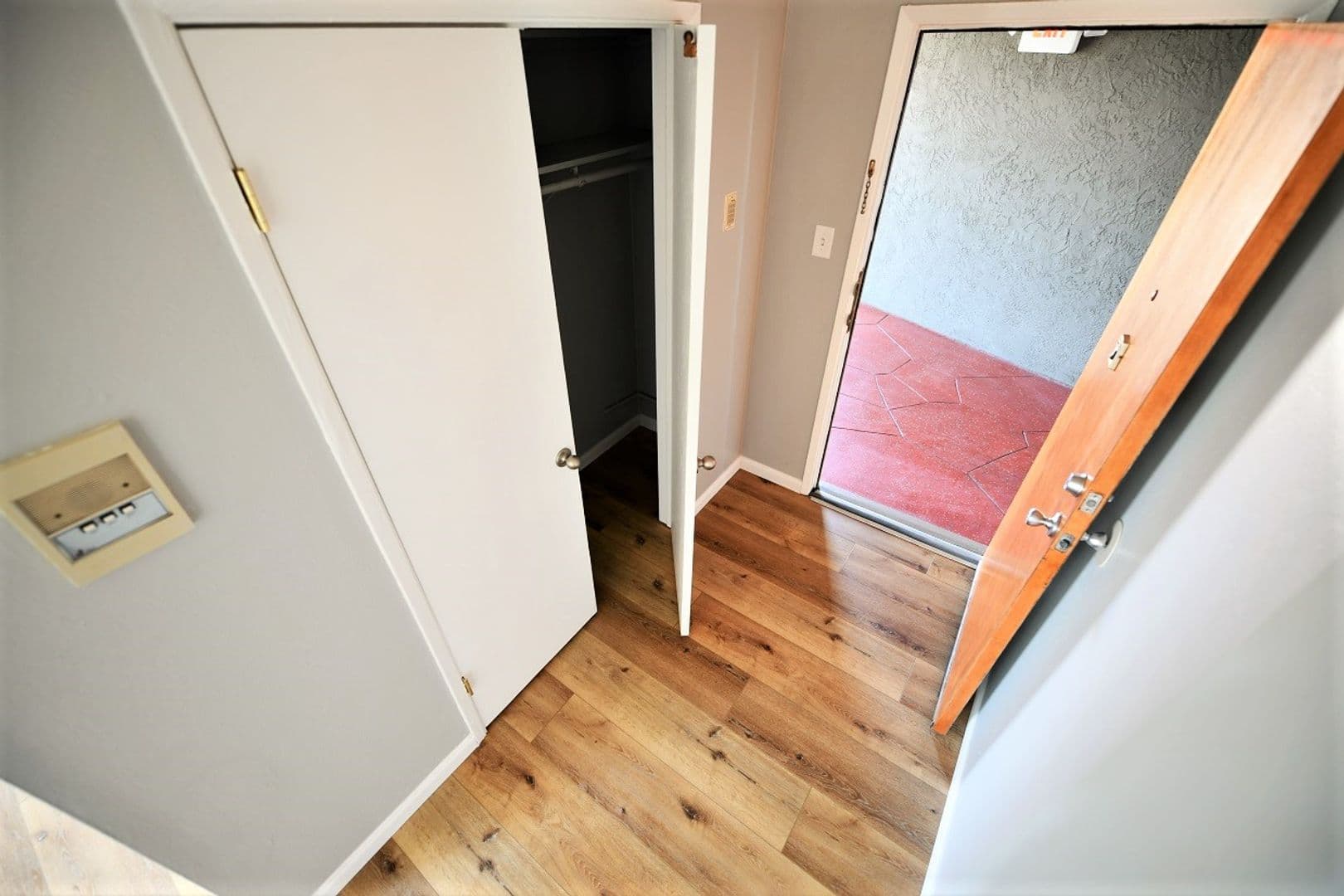 Oakland Apartment: 398 Euclid Avenue