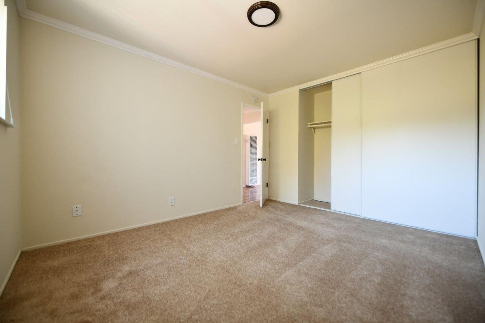 Oakland Apartment: 524 E. 17th Street