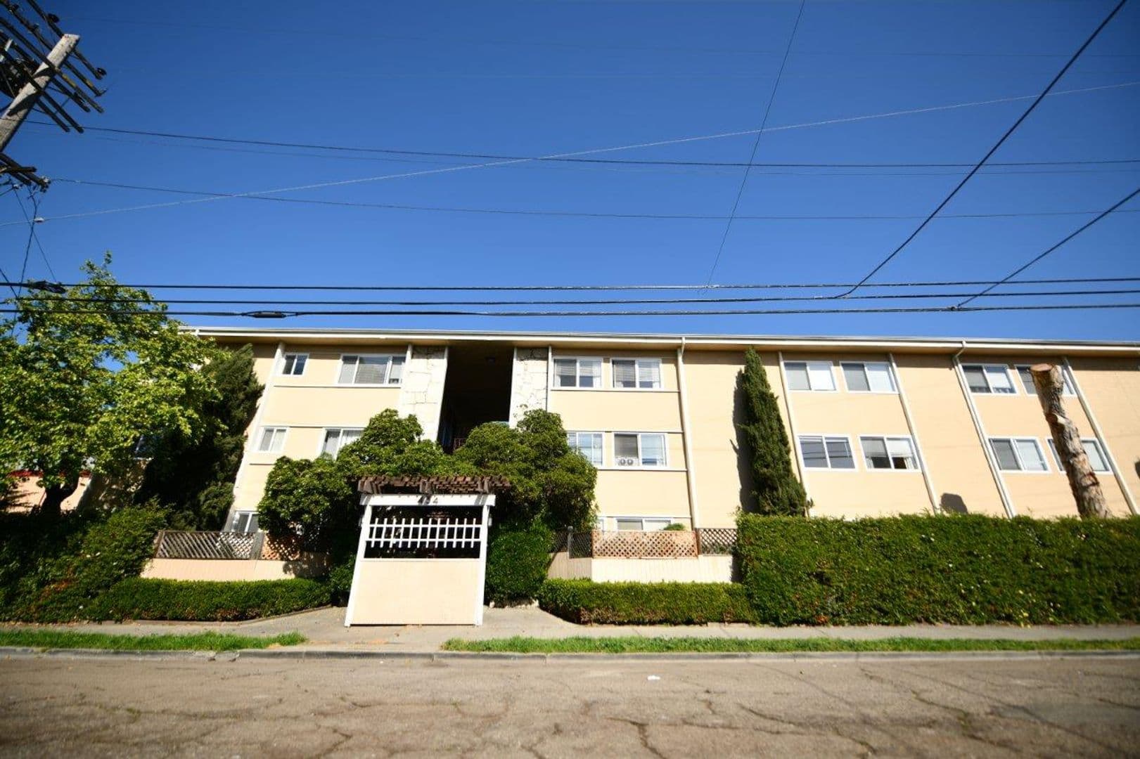 Oakland Apartment: 434 E. 17th Street