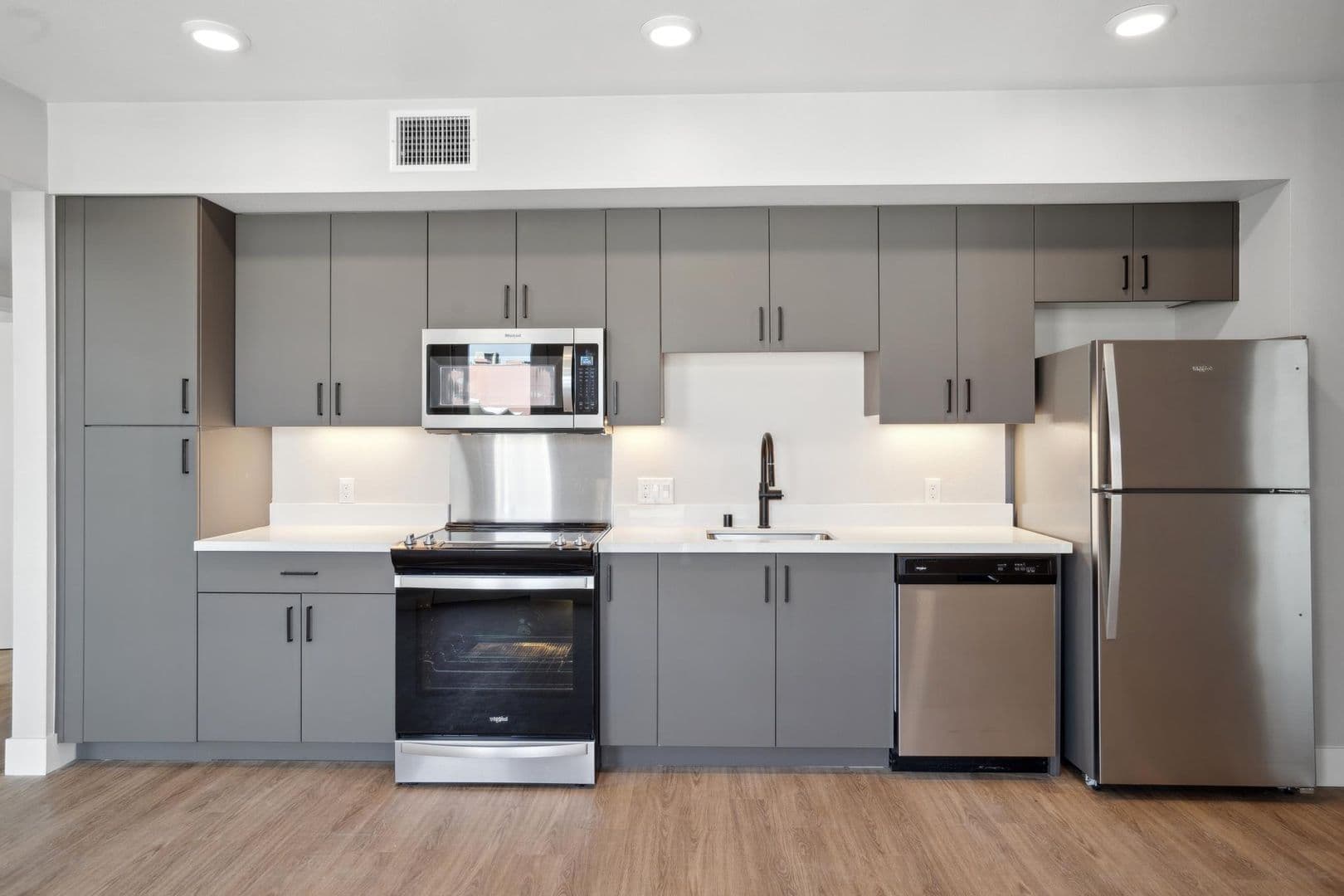 Berkeley Apartment: 2480 Bancroft Way