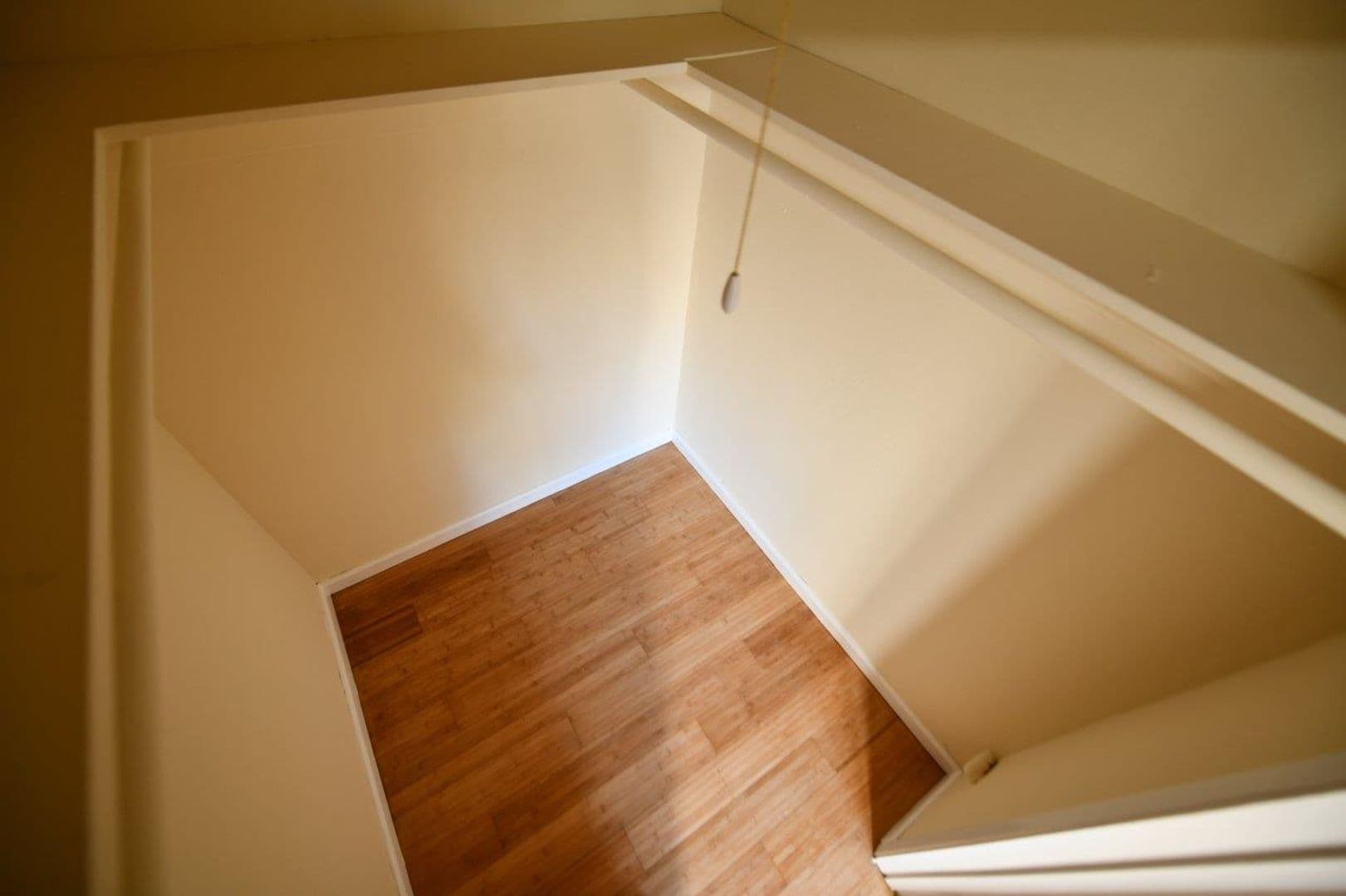 Oakland Apartment: 398 Euclid Avenue