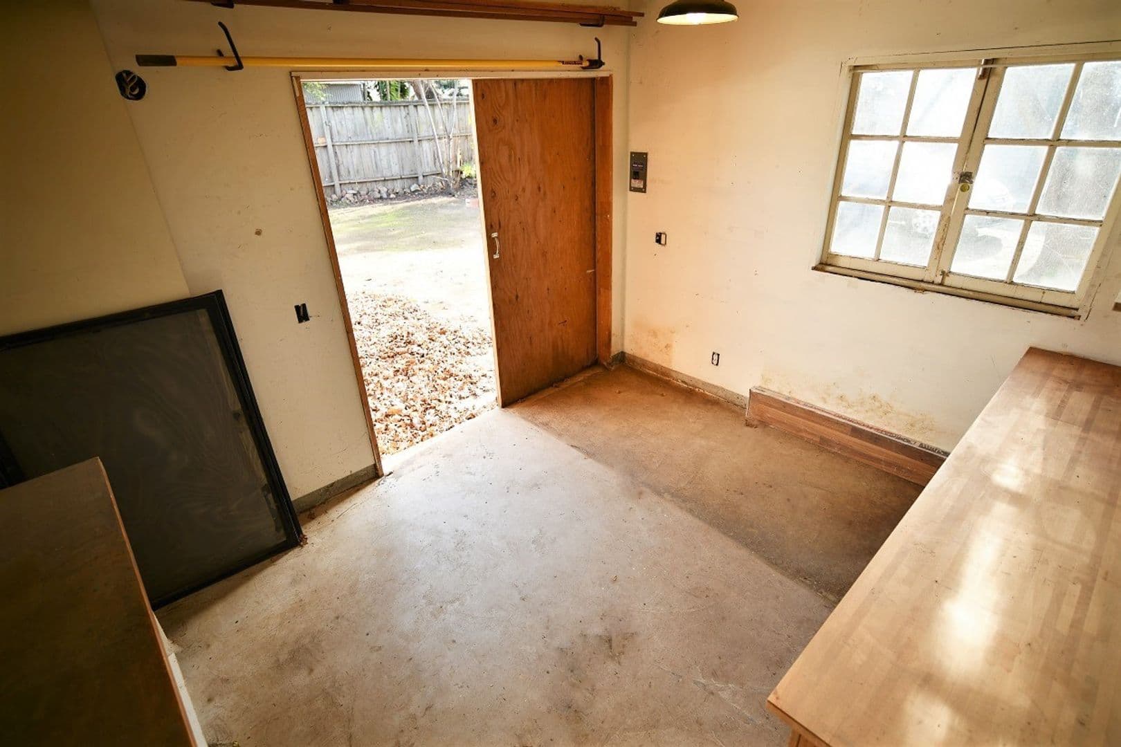 Oakland House: 6632 Simson Street
