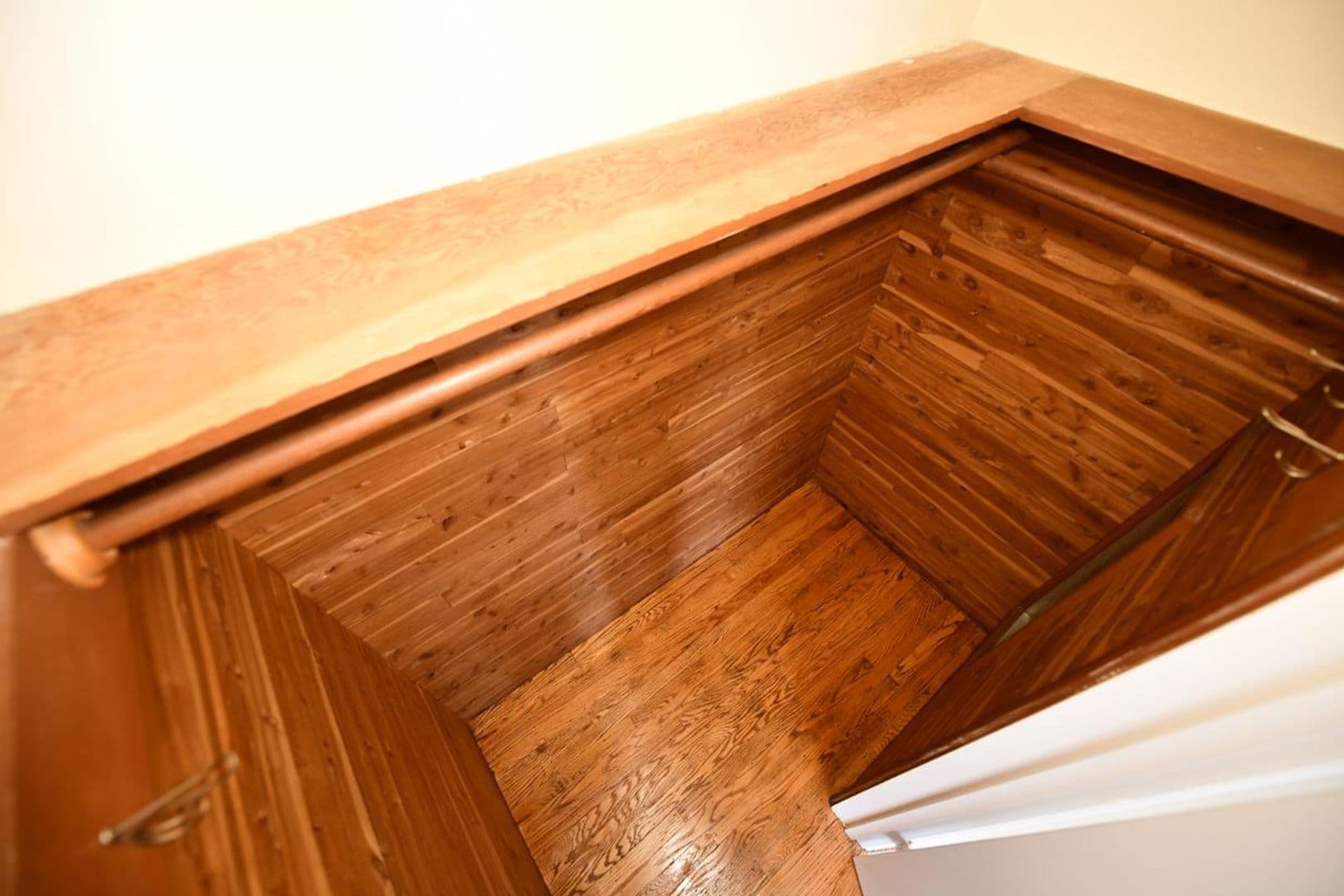 Oakland Apartment: 373 Orange Street