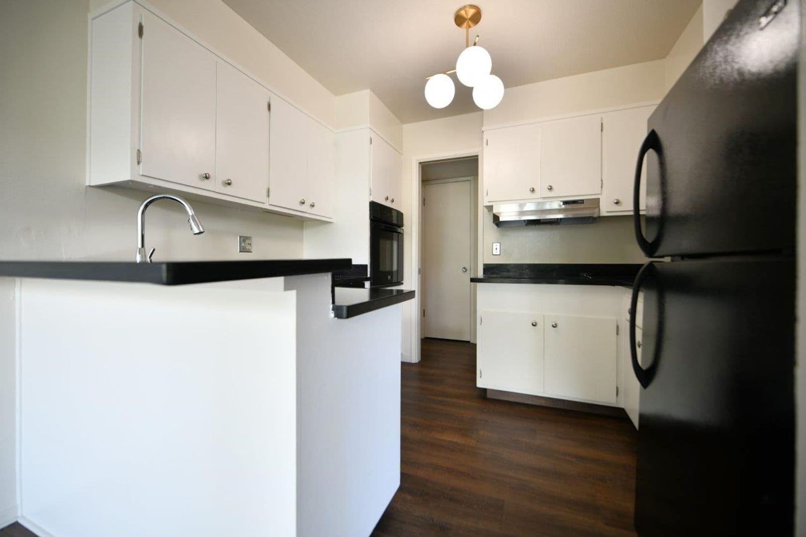 Oakland Apartment: 5401 Broadway Terrace