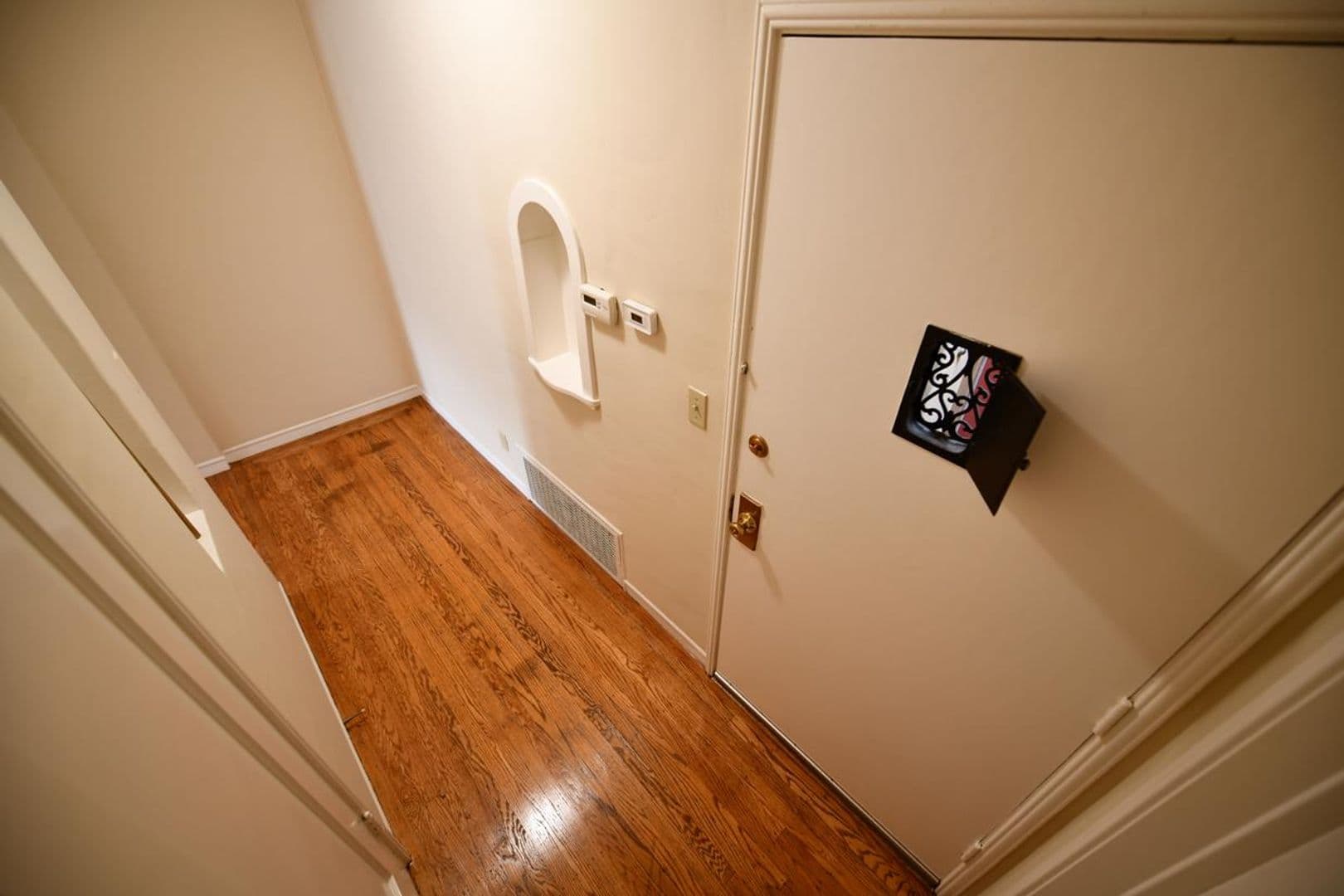 Oakland Apartment: 373 Orange Street