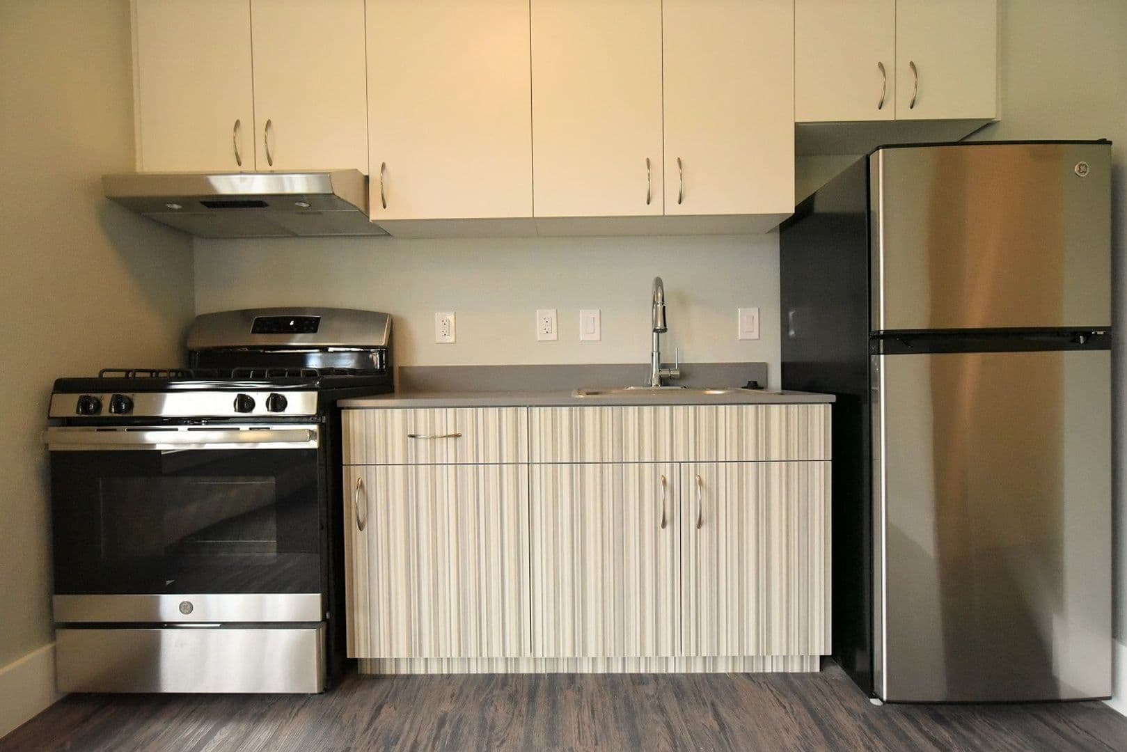Berkeley Apartment: 2532 Durant Avenue