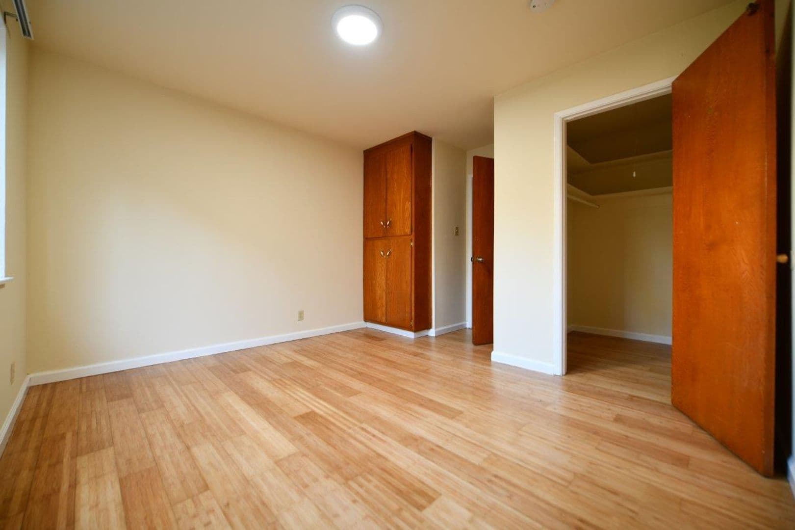 Oakland Apartment: 398 Euclid Avenue