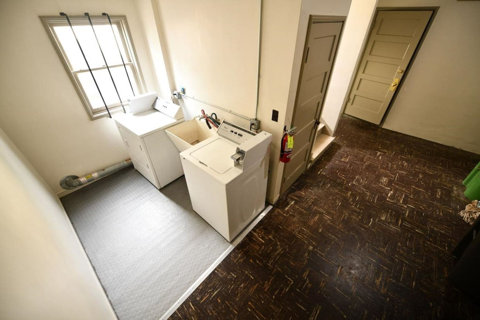 Oakland Apartment: 373 Orange Street