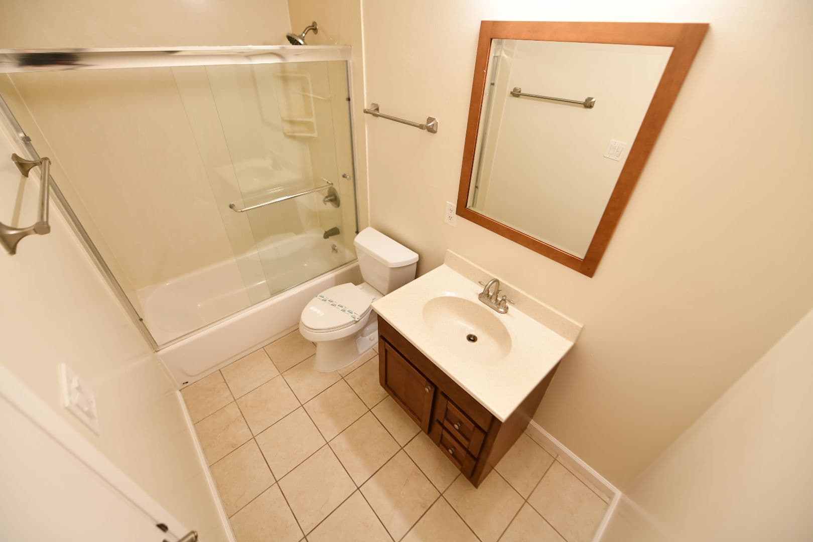 Oakland Apartment: 95 Linda Avenue