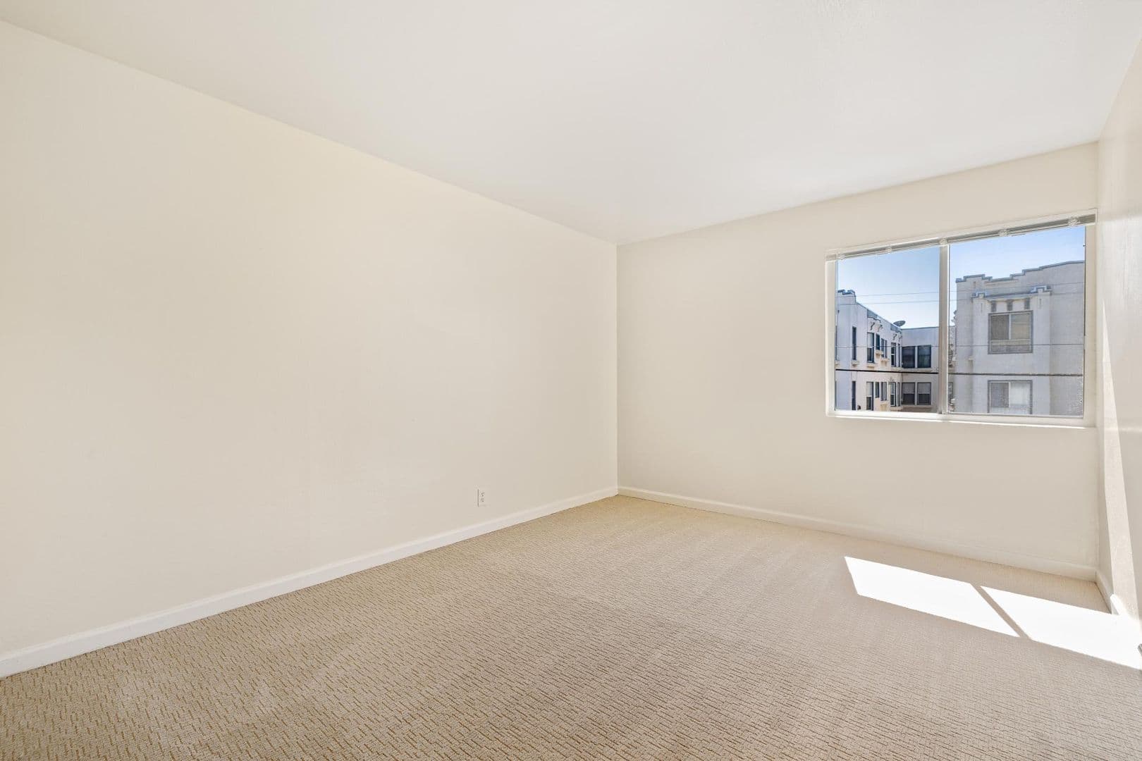 Oakland Apartment: 1435 3rd Avenue