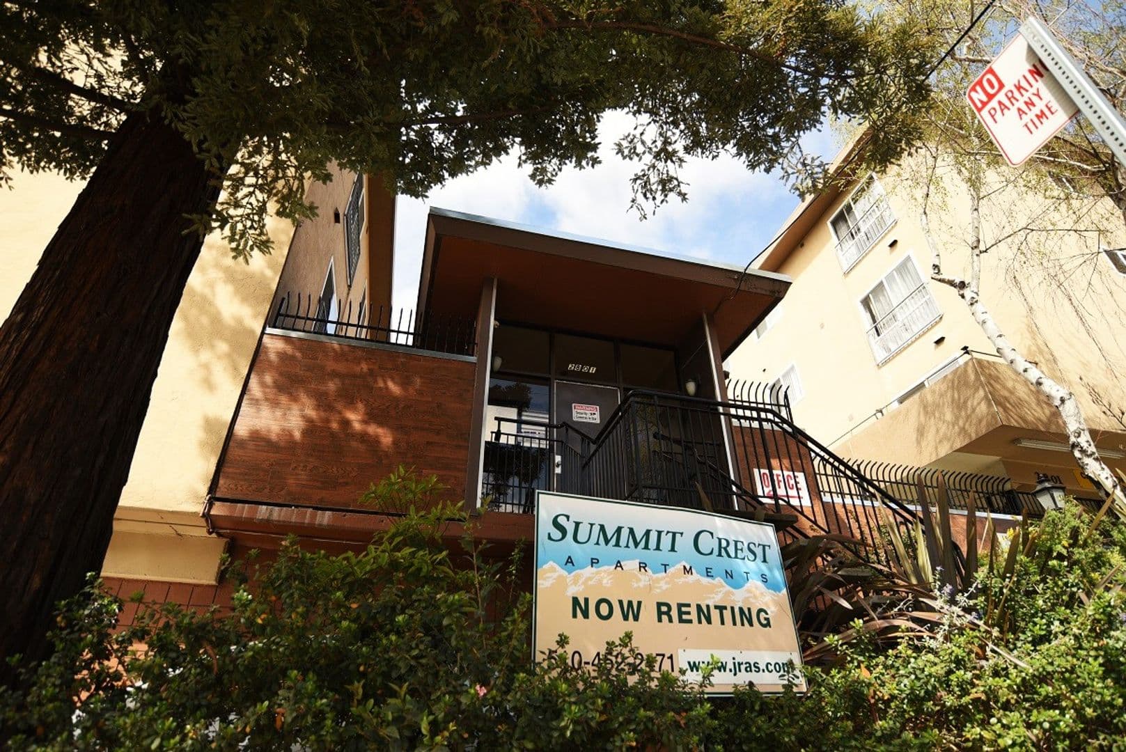 Oakland Apartment: 2801 Summit Street