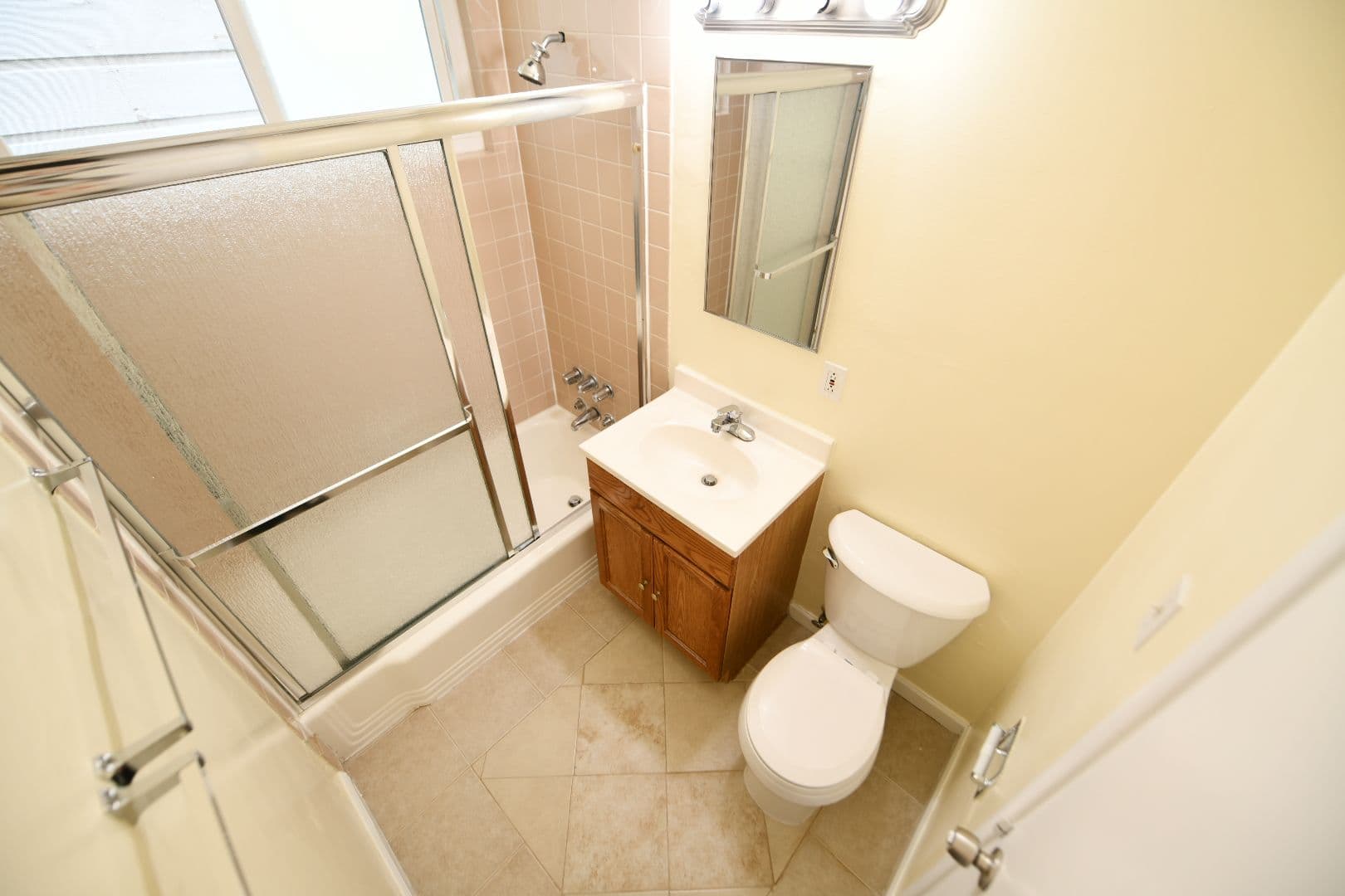 Oakland Apartment: 433 Perkins Street