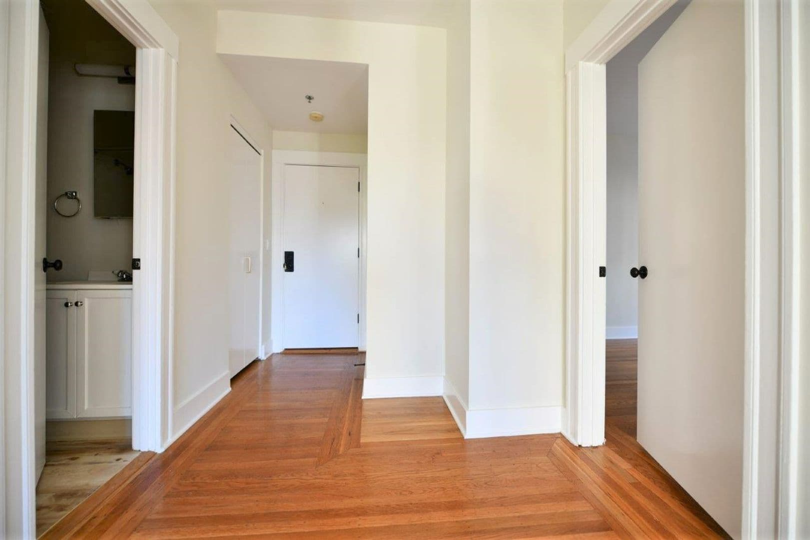 Oakland Apartment: 1458 Madison Street