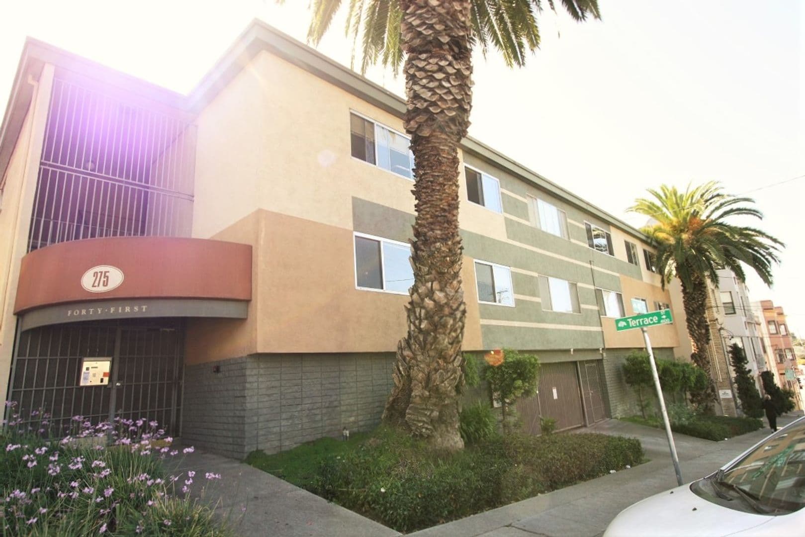 Oakland Apartment: 275 41st Street