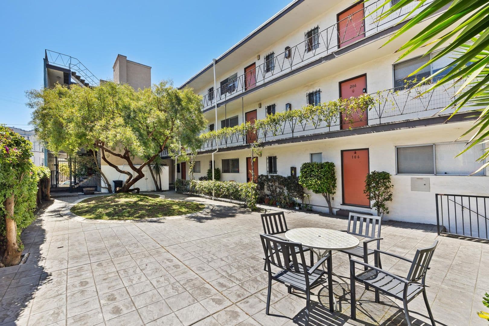 Oakland Apartment: 1435 3rd Avenue