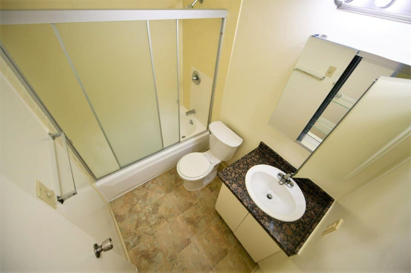 Oakland Apartment: 2801 Summit Street