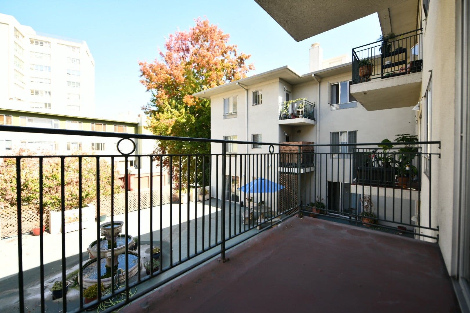 Oakland Apartment: 1570 Jackson Street