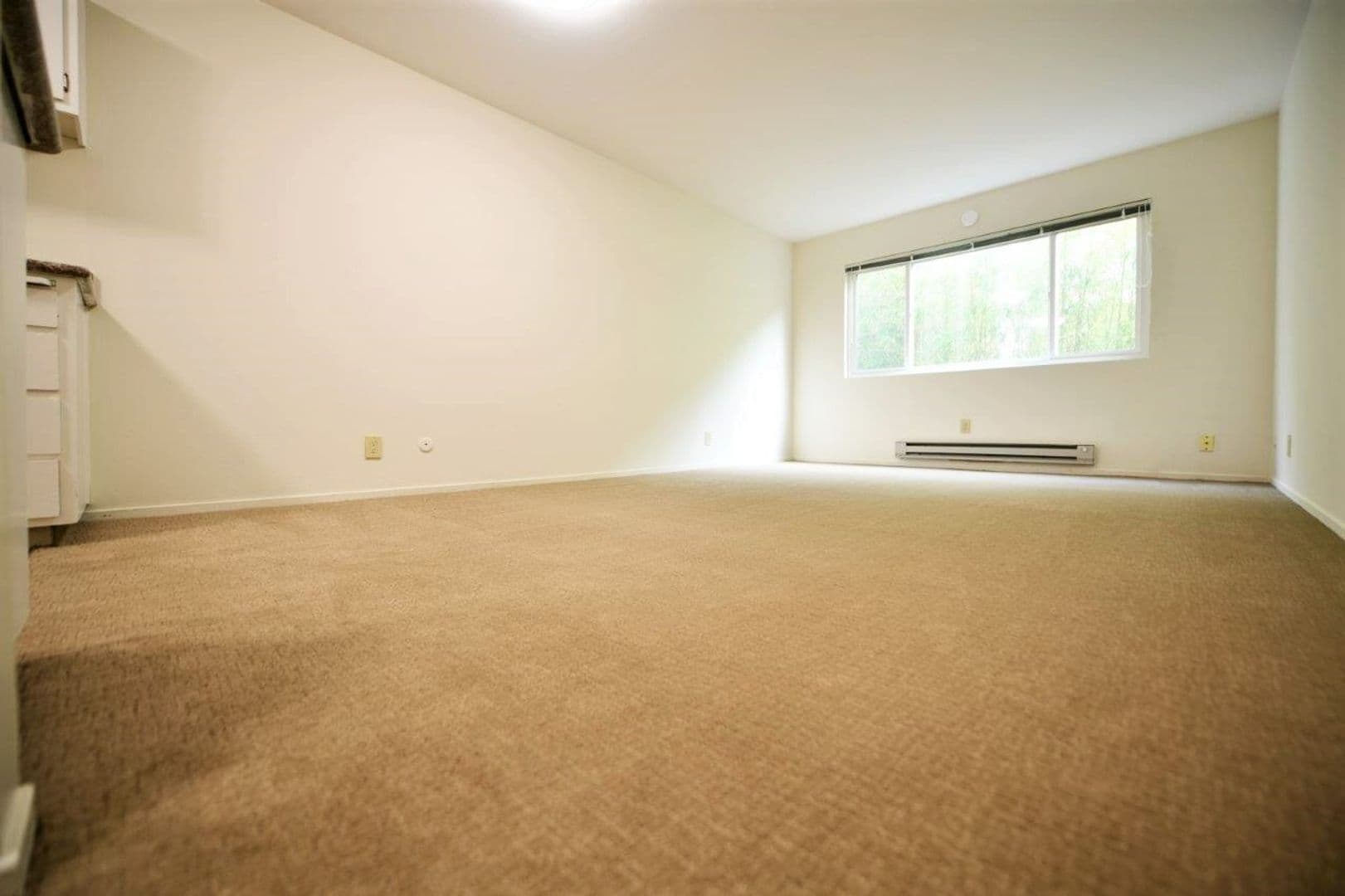 Oakland Apartment: 40 Moss Avenue