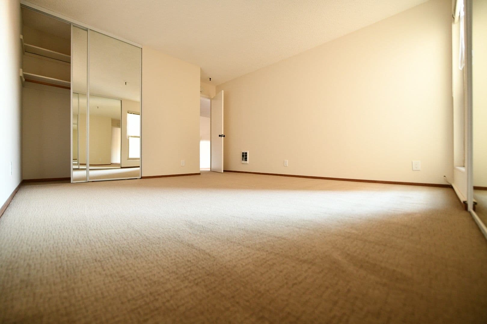 Oakland Apartment: 415 Lagunitas Avenue