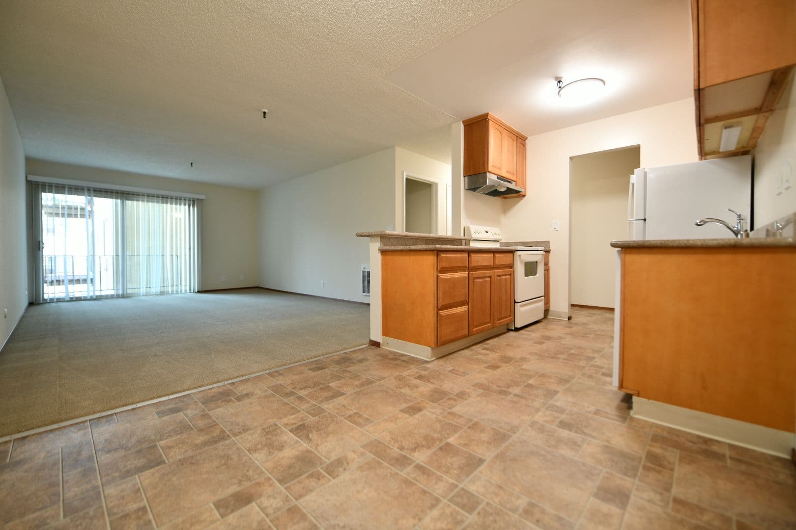 Oakland Apartment: 415 Lagunitas Avenue