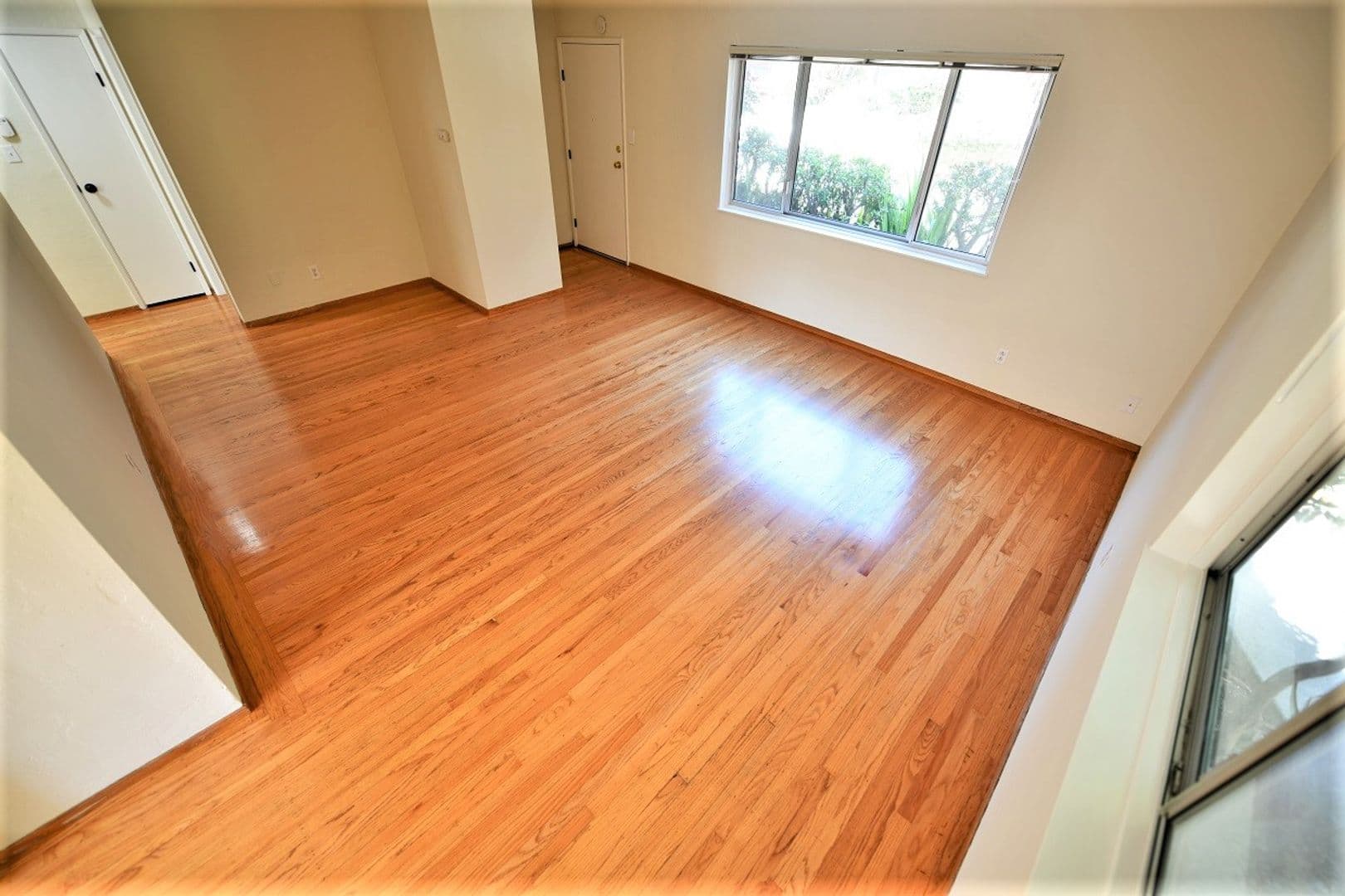 Oakland Apartment: 96 Linda Avenue