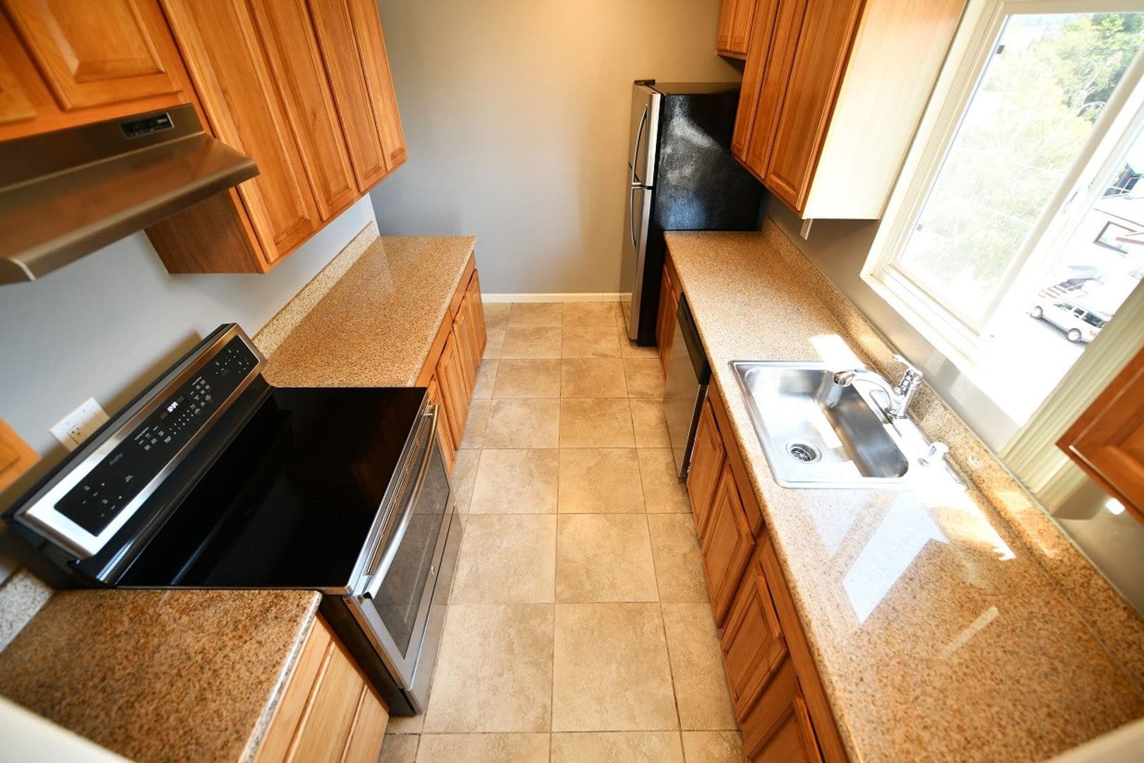 Oakland Apartment: 398 Euclid Avenue
