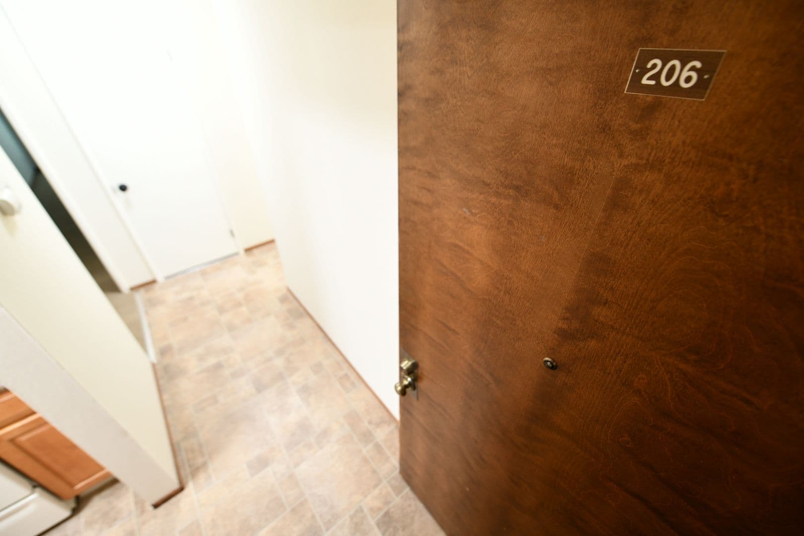 Oakland Apartment: 415 Lagunitas Avenue