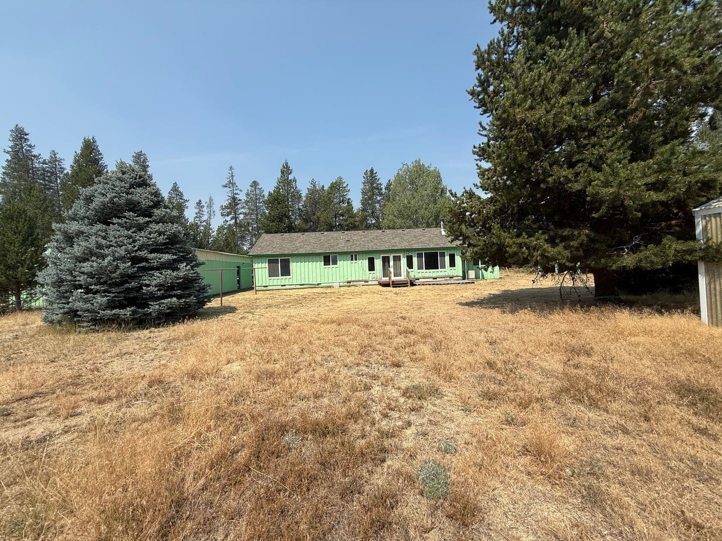La Pine House: 149927 Midstate Rd