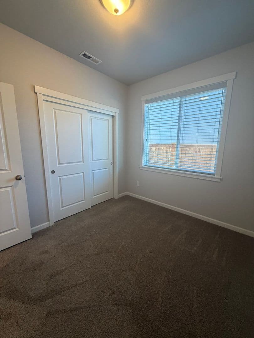 La Pine House: 16624 Pine Creek Dr.