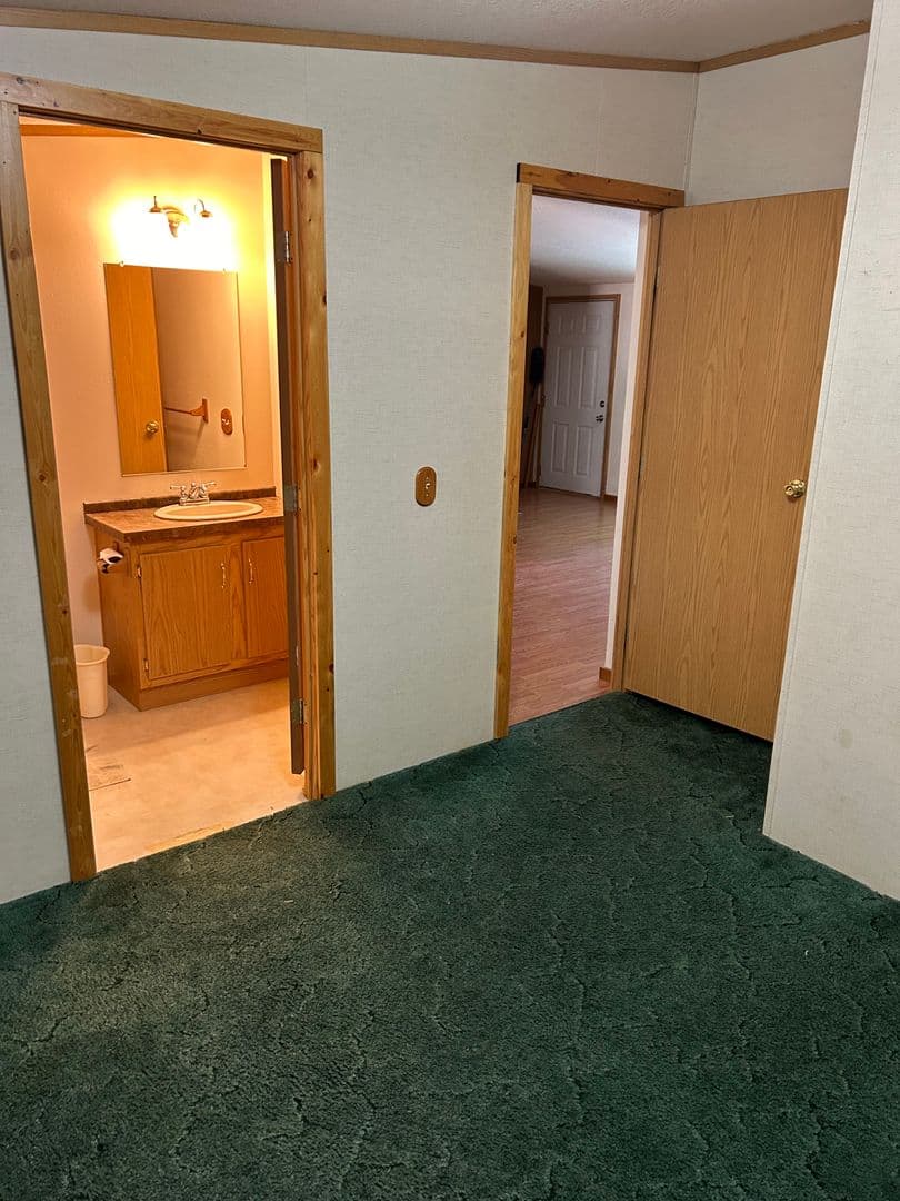 La Pine House: 52405 Antler Ln.