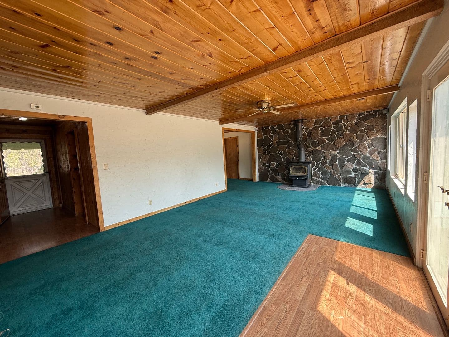 La Pine House: 149927 Midstate Rd