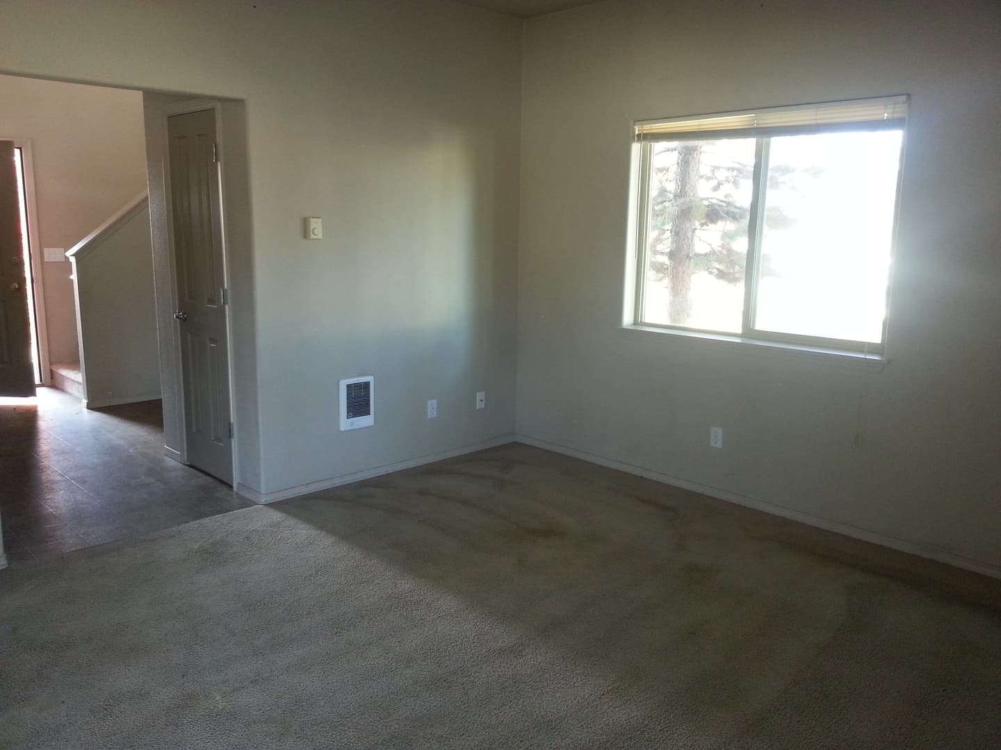 La Pine Apartment: 16406 Heath Dr
