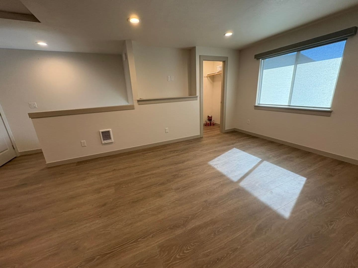 La Pine Apartment: 16488 Carter Ct.