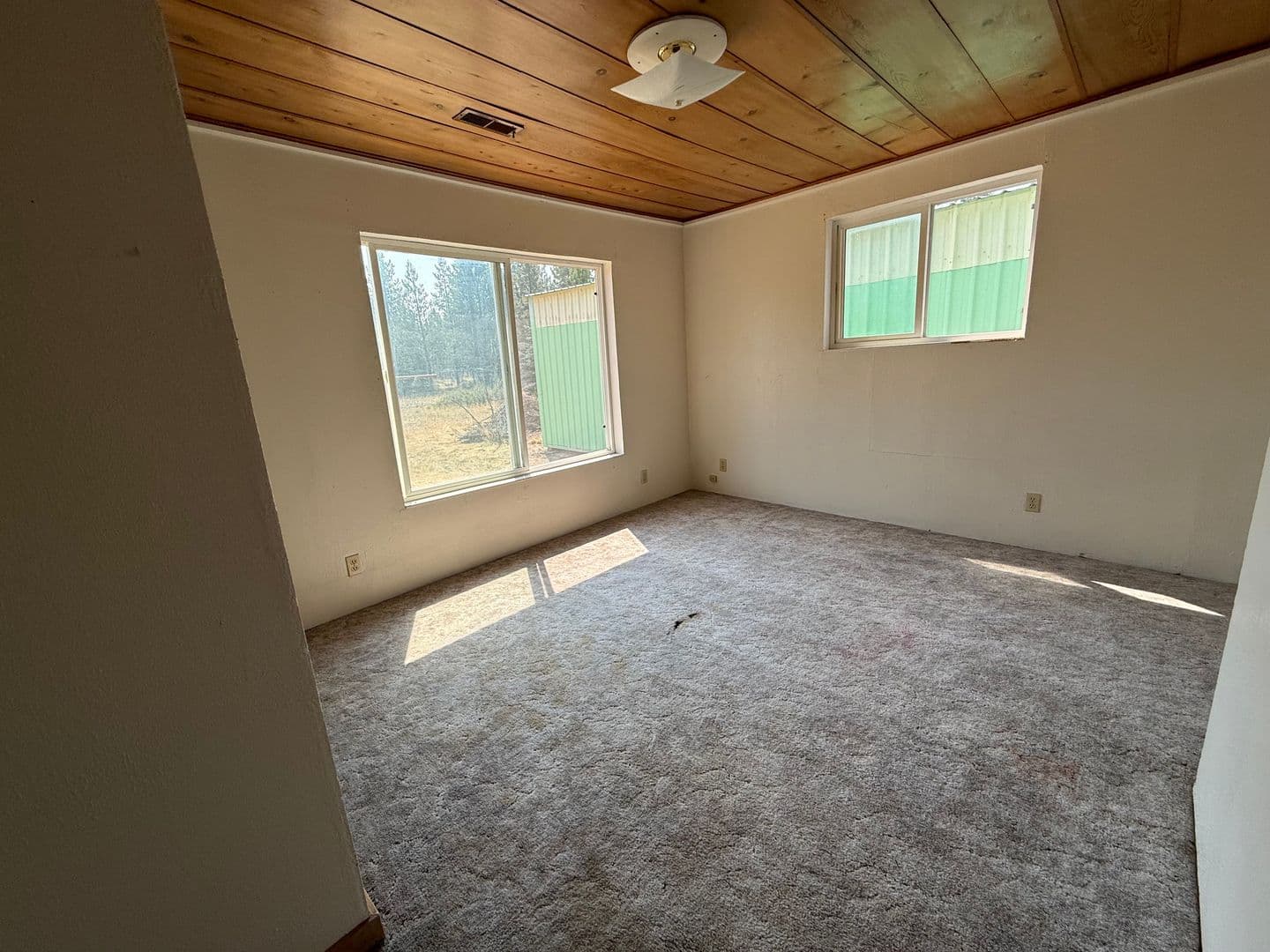 La Pine House: 149927 Midstate Rd
