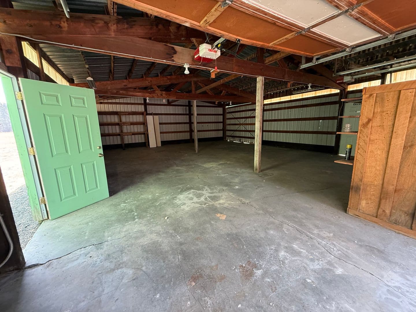La Pine House: 149927 Midstate Rd