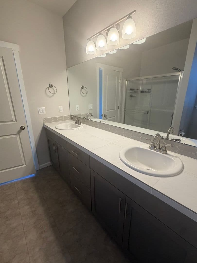La Pine House: 16624 Pine Creek Dr.
