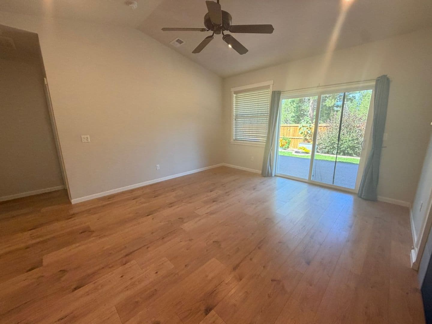 La Pine House: 16624 Pine Creek Dr.