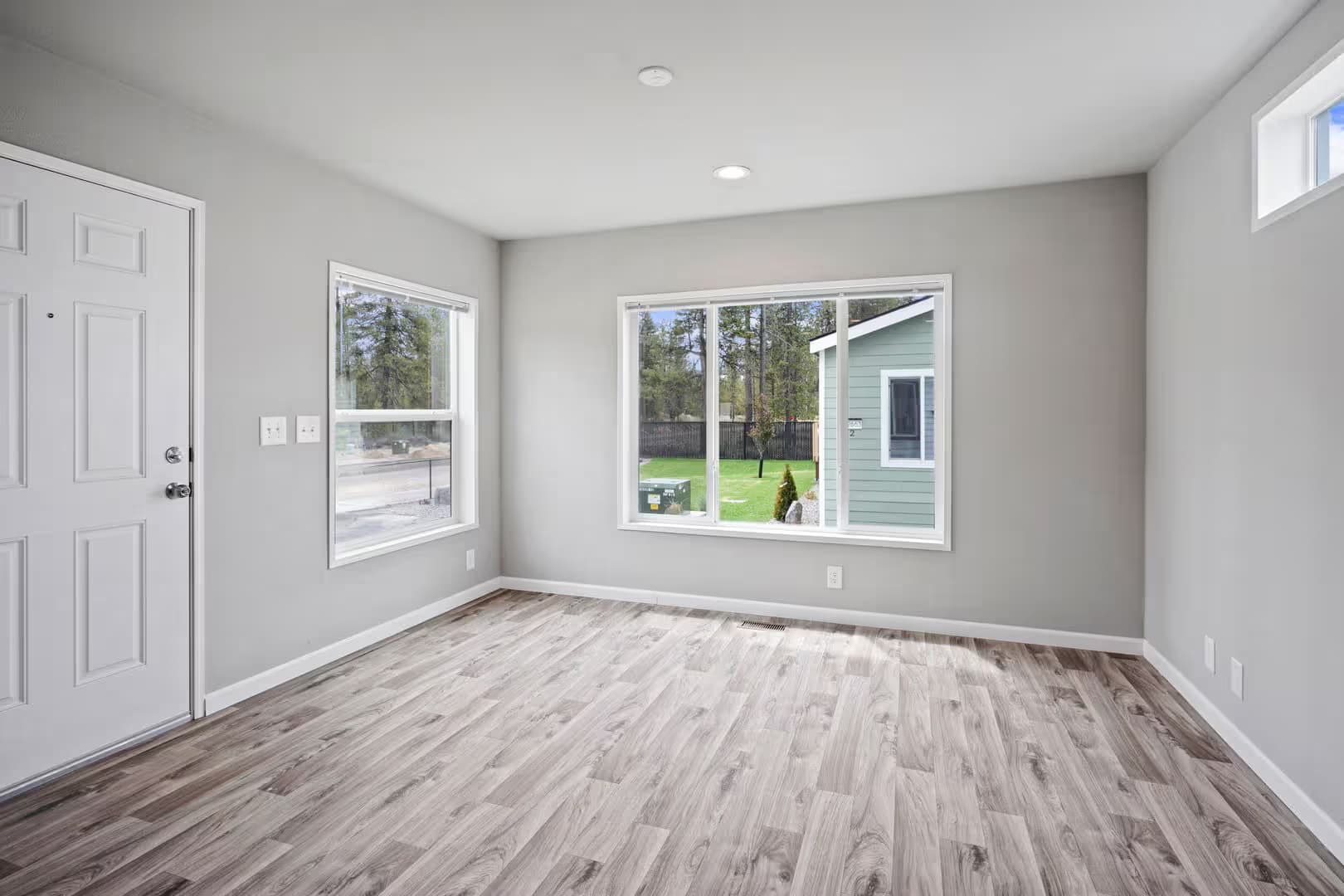 La Pine Apartment: 52663 Drafter Rd.
