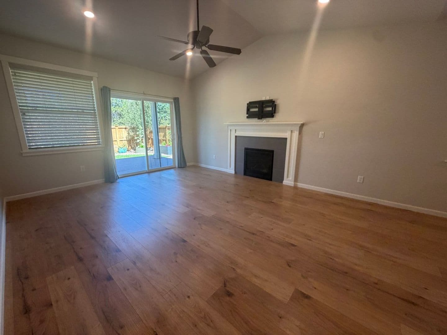 La Pine House: 16624 Pine Creek Dr.